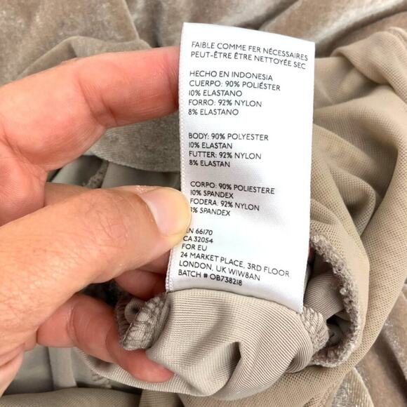 Urban Outfitters Emmabella Taupe Velvet Wide Leg Jumpsuit Size Medium - Picture 7 of 8